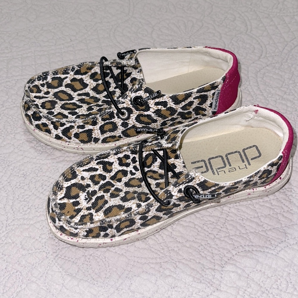 Girls Leopard and Pink size 12 Hey Dudes